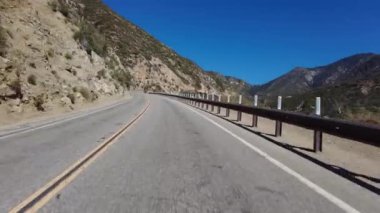 Angeles Crest Otoyolu Yaz 1 La Canada 'dan Los Angeles Dağı 14 Front View' a Kaliforniya Ulusal Plaka ABD