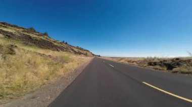 Lav Yatakları NM Devil 's Homestead 04 Arkadan Bakış Volkanik Miras Sahnesi, Byway California