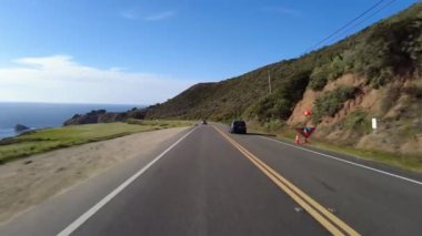 Big Sur Pasifik Sahil Otobanı 2 Bixby Köprüsü 'nden Pfeiffer Eyalet Parkı 02 Arka Görünüm Multicam Sürücü Plakası Kaliforniya ABD