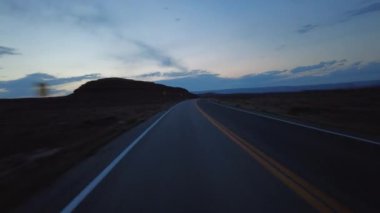 Utah Çöl Otobanı Hiperlapse Sürüşü 163 Güney Akşam Dönüşü Görünümü.