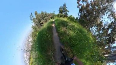 Kenneth Hahn Park Dağ Bisiklet Ormanı POV FIsheye 02 California ABD