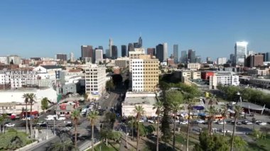 Los Angeles Şehir Merkezi gökdelenleri. MacArthur Park Havadan Çekim R Kaliforniya 'dan.