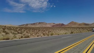 395 Kuzey Yolu 1 Mojave 'den Red Rock Kanyonu 13 Çeyrek L Çok Kameralı Araç Plakası Sierra Nevada California