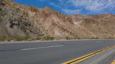 395 Sahne Byway Northbound 1 Mojave to Red Rock Canyon 14 Çeyrek Kameralı Araç Plakası Sierra Nevada California