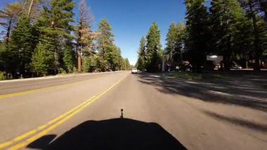 Tahoe Gölü Güney Kıyısı Kampı Richardson 89 Güney Sınırı 02 Güney Önü Sürücü Plakası Kaliforniya ABD Ultra Geniş