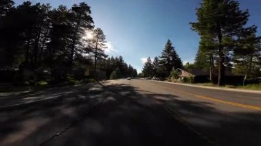 Tahoe Gölü Güney Kıyısı Kampı Richardson 89 Güney Sınırı 03 Arka Manzara Sürücü Plakası Kaliforniya ABD Ultra Geniş