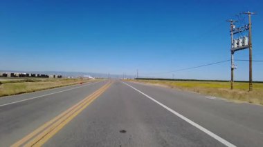 San Joaquin Vadisi Çiftlik Arazisi Buttonwillow 01 Ön Manzara Otoyol 58 Batı Kaliforniya ABD