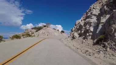 Sierra Nevada Nal Dağı At Nalı Yolu Tırmanışı 15 Multicam Ön Görünümü Kaliforniya plakalı ABD