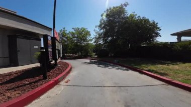 California Fast Food Drive Thru Front View Sürücü plakası 02 USA Ultra Wide