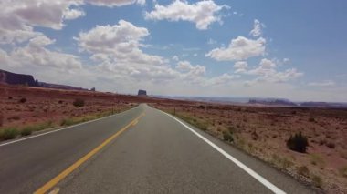 Sürücü Plakası Anıtı Vadisi Sahnesi Dr. HWY163 S 16 Ön Görüş Arizona Utah Güneybatı ABD