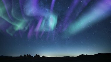 Galaktik Sarılma Aurora ve Samanyolu Buzul Döngüsünün Üzerinde