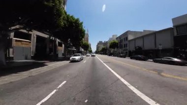 Hollywood Bulvarı, Cahuenga Bulvarı 'nda 09 Arka Görüntü. Kaliforniya plakası, ABD Ultra Geniş