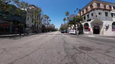 Hollywood Bulvarı, Cherokee Bulvarı 'nda Batı yönünde 10 Front View Kaliforniya plakası, ABD Ultra Geniş