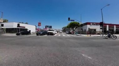 Los Angeles La Brea Bulvarı Kuzey 15 numara Melrose Bulvarı sürücü plakası ABD Ultra Geniş