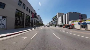 Los Angeles La Brea Caddesi 17. Arka Manzara Romaine St Driving Plate Kaliforniya ABD Ultra Geniş Arkası