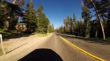 Tahoe Gölü Echo Gölü 'nden Phillips Otoyolu 03 Arka Manzara Sürücü Plakası 50 Batı Kaliforniya ABD Ultra Geniş