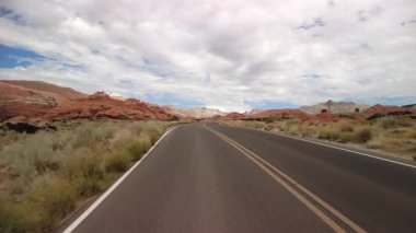 Plate Desert Snow Canyon Bulutlu S 09 Arka Görünümü Utah Güneybatı ABD