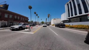 Hollywood Sunset Bulvarı, Batı istikameti 06 Ön Manzara Stanley Bulvarı sürücü plakası Kaliforniya