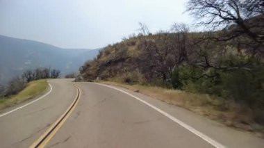 Kings Canyon Olay Yeri Doğu Bölümü 25 Doğu Yakası Çok Kameralı Ön Görünüm View VIsta Araç Plakası Sierra Nevada California Dağı ABD