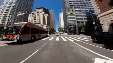 Los Angeles şehir merkezi Grand Ave Southbound 06 Arka Manzara 5. St Driving Plate California ABD Ultra Wide