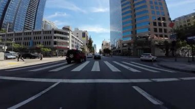 Los Angeles şehir merkezi Grand Ave Southbound 08 Front View 8. St Driving Plate California ABD Ultra Wide