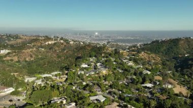 Laurel Canyon Havaalanından Los Angeles Şehir Merkezi İleri Çekim