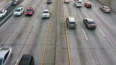 Los Angeles Şehir Merkezi Yoğun Otoyol Trafiği Günbatımını Eğik Kaliforniya ABD