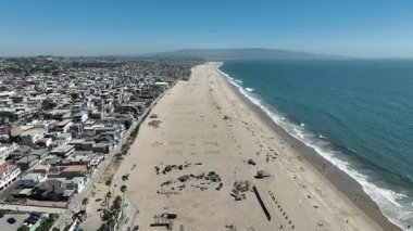Los Angeles Manhattan Plajı Havadan Havadan Çekim Kaliforniya 'ya doğru uçuyor