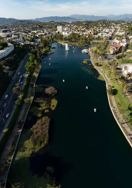 Los Angeles Echo Park Göl Havacılık Çekimi Dikey Pano California ABD