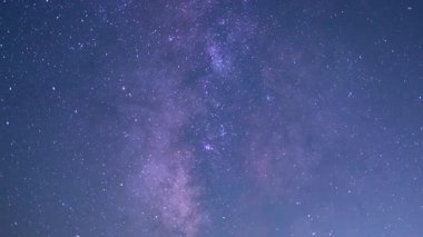 Delta Aquarids Meteor yağmuru ve Samanyolu Galaksisi Güneybatı Sierra Nevada Dağı Mor Kaliforniya Zaman Sürati 01