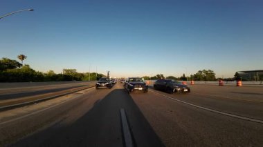 Sacramento Otoyolu 50 Batı 05 Arka Görüş Günbatımı Sürücü Plakası Kaliforniya ABD Ultra Geniş Geniş