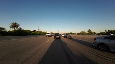 Sacramento Otoyolu 50 Batı 06 Arka Görüş Günbatımı Sürücü Plakası Kaliforniya ABD Ultra Geniş Geniş