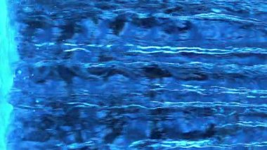 Şelale Süper Yavaş Hareket Döngüsü Dikey Çekim