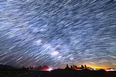 Güneydoğu Gök 'te Samanyolu' nun Yıldız Yolları 14 mm 'de Kaliforniya' da Trona Zirvesi Astrofotoğrafçılığında.