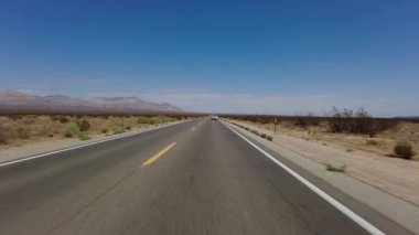 395 Kuzey Yolu 2 Kızıl Kaya Kanyonu Ridgecrest 12 Ön Manzara Çok Kameralı Araç Plakası Sierra Nevada California Dağı
