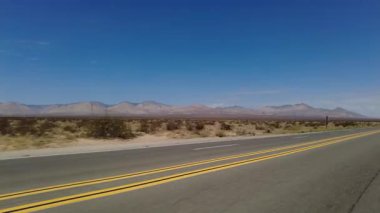 395 Kuzey Yolu 2 Kızıl Kaya Kanyonu Ridgecrest 13 Çeyrek L Çok Kameralı Araç Plakası Sierra Nevada California