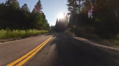 Kuzey Kaliforniya Eldorado Ulusal Orman Otoyolu 01 Ön Manzara 50 Batı ABD Ultra Geniş Plaka