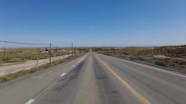 Güney Kaliforniya Kırsal Şehir McKittrick 05 Arka Görüş Otoyol 58 Batı ABD
