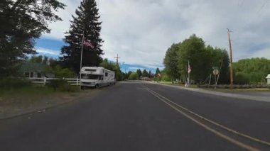 Volkanik miras sahnesi Fort Klamath 05 Arka Manzara 62 Doğu 'ya giden Oregon ABD