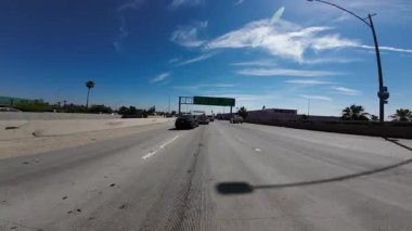 Los Angeles Merkez Otoyolu 110 Güney 'den 10 Batı' ya Ön Manzara Sürüş Plakası Kaliforniya ABD Ultra Geniş