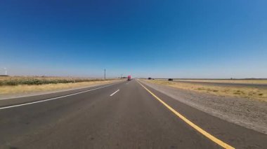 Orta Kaliforniya Otoyolu 5 Güney ve 580 kavşak 01 Arka Görünüm Sürücü Plakası ABD Ultra Geniş Geniş