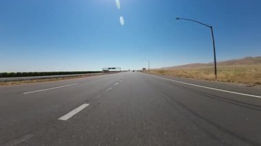 Orta Kaliforniya Otoyolu 5 Güney ve 580 kavşak 02 Ön Manzara Sürücü Plakası ABD Ultra Geniş Geniş