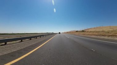 Orta Kaliforniya Otoyolu 5 Güney ve 580 kavşak 05 Ön Manzara Sürücü Plakası ABD Ultra Geniş