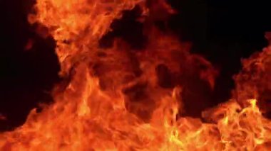 Dramatik Ateş Yavaşlama Hareketi 240 fps