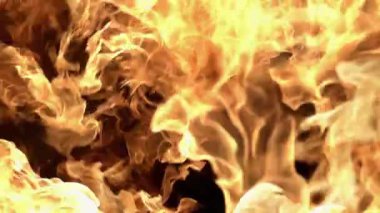 Ağır Çekimde Yoğun Alevler 480fps