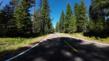 Oregon Krater Gölü Ulusal Parkı Otobanı 62 Doğu Yakası 02 Arka Manzara Sürücü Plakası