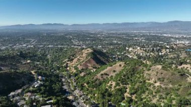 Beverly Hills yörüngesinden Sherman Village 'ın San Fernando Vadisi Hava Çekimi