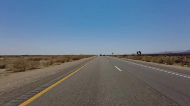 395 Sahne Byway Güney 5 Kızıl Kaya Kanyonu Mojave 08 Ön Manzara Çok Kameralı Araç Plakası Kaliforniya Sierra Nevada Dağı