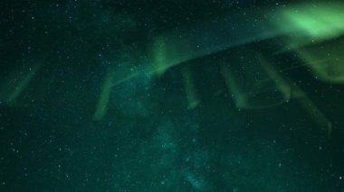 Aurora Borealis Animasyonu Samanyolu Döngüsünün Ortasında