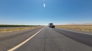 Orta Kaliforniya Gustine Otoyol Rampası 5 Güney 03 Ön Manzara Sürücü Plakası ABD Ultra Geniş Geniş